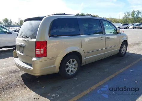 2010 Chrysler Town & Country Touring from USA, damaged, VIN 2A4RR5D19AR193828